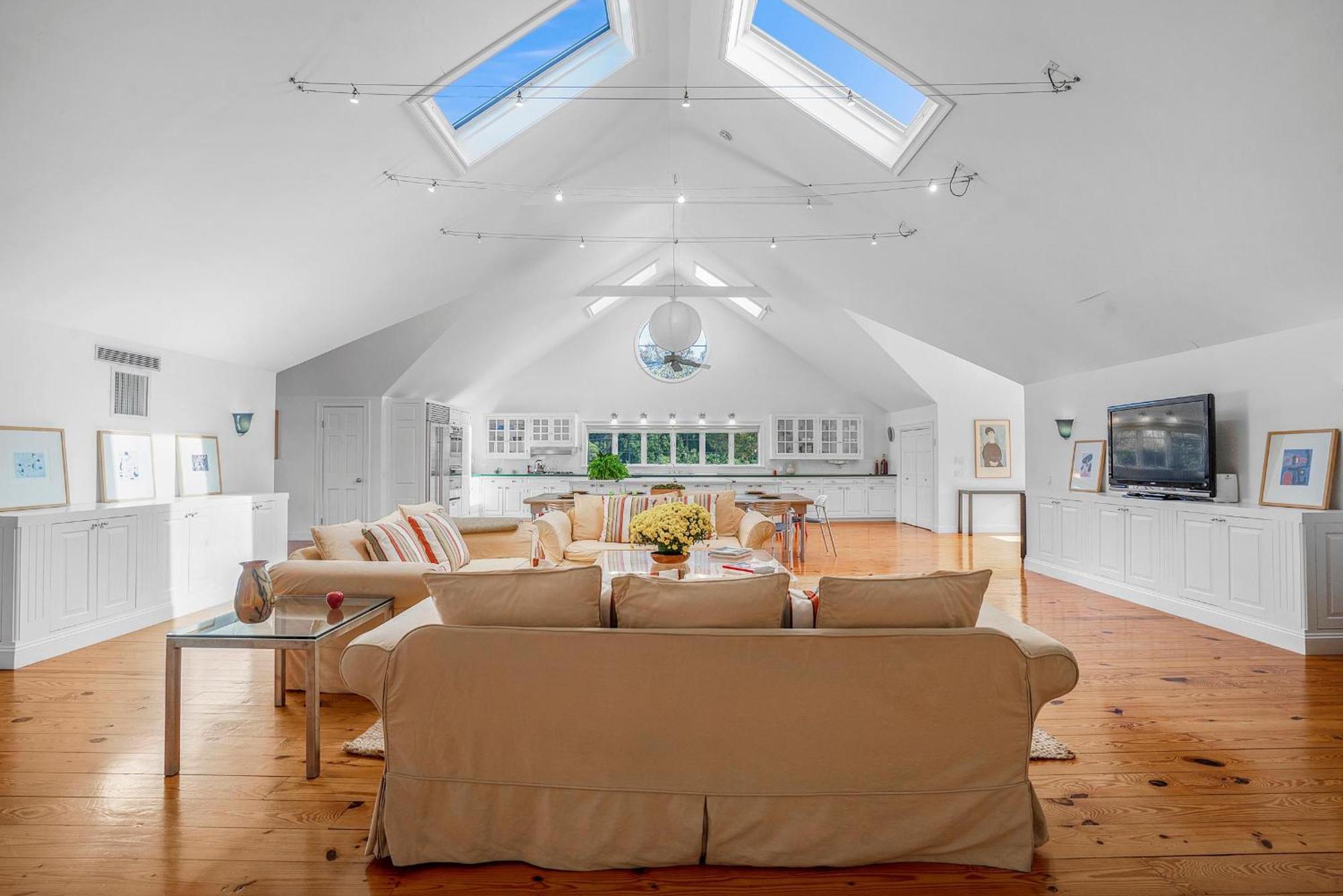 Large Modern North Fork Barn:Vineyards In Backyard, Harbes Farms Villa Mattituck Eksteriør bilde