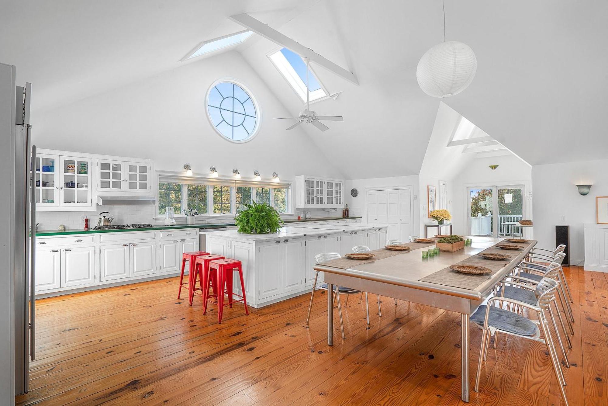 Large Modern North Fork Barn:Vineyards In Backyard, Harbes Farms Villa Mattituck Eksteriør bilde